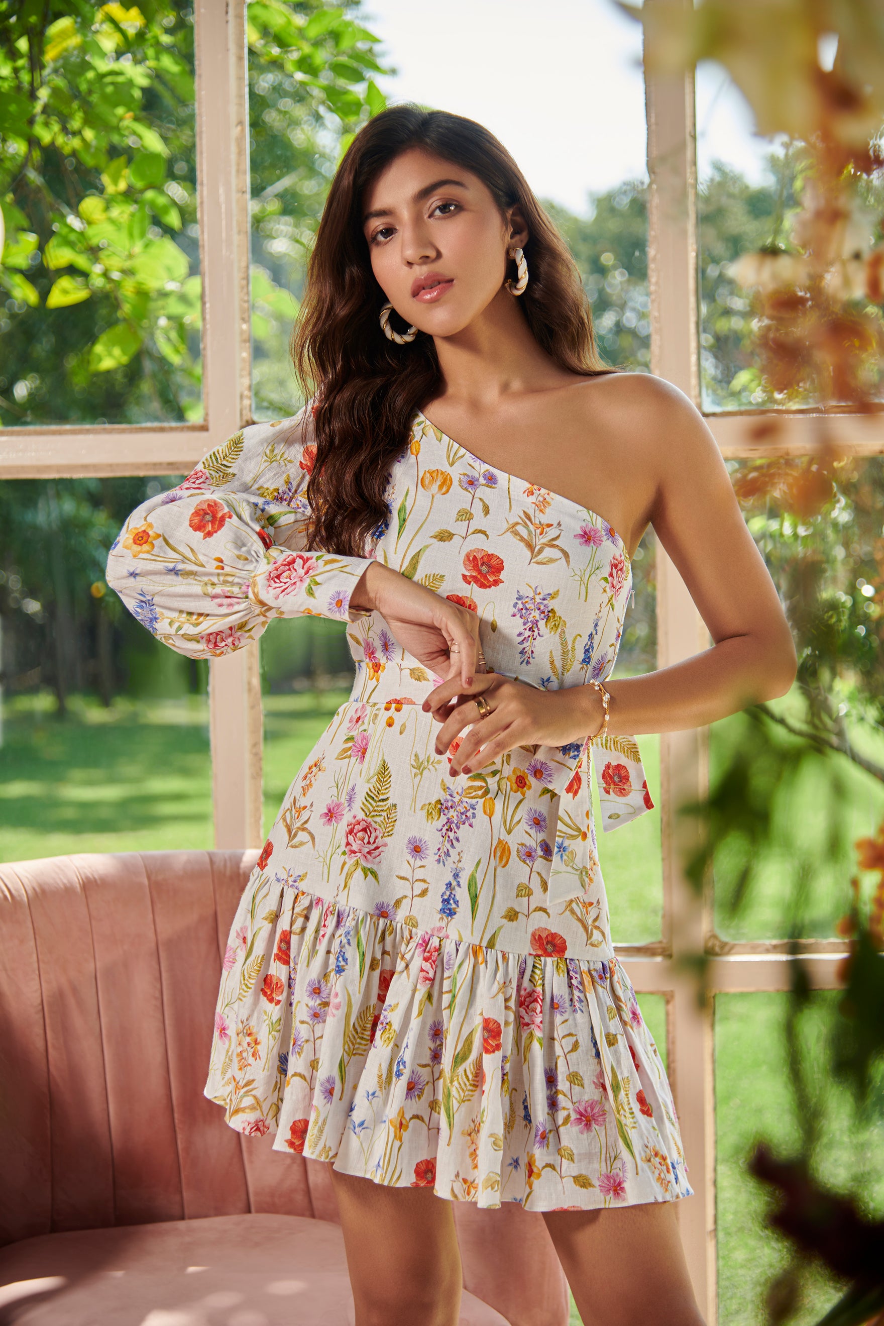 SUNNY LEONE IN DAINTY DAISIES ONE SHOULDER DRESS